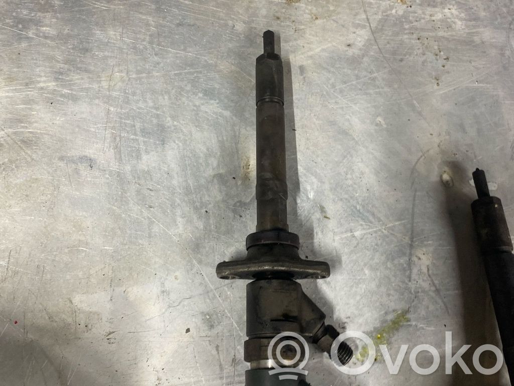 Injector combustibil   1609850180