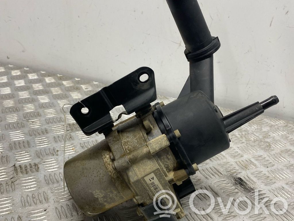 Ohjaustehostimen pumppu   1680894680
