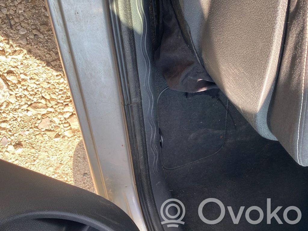 Renault Modus Etuoven kumitiiviste 