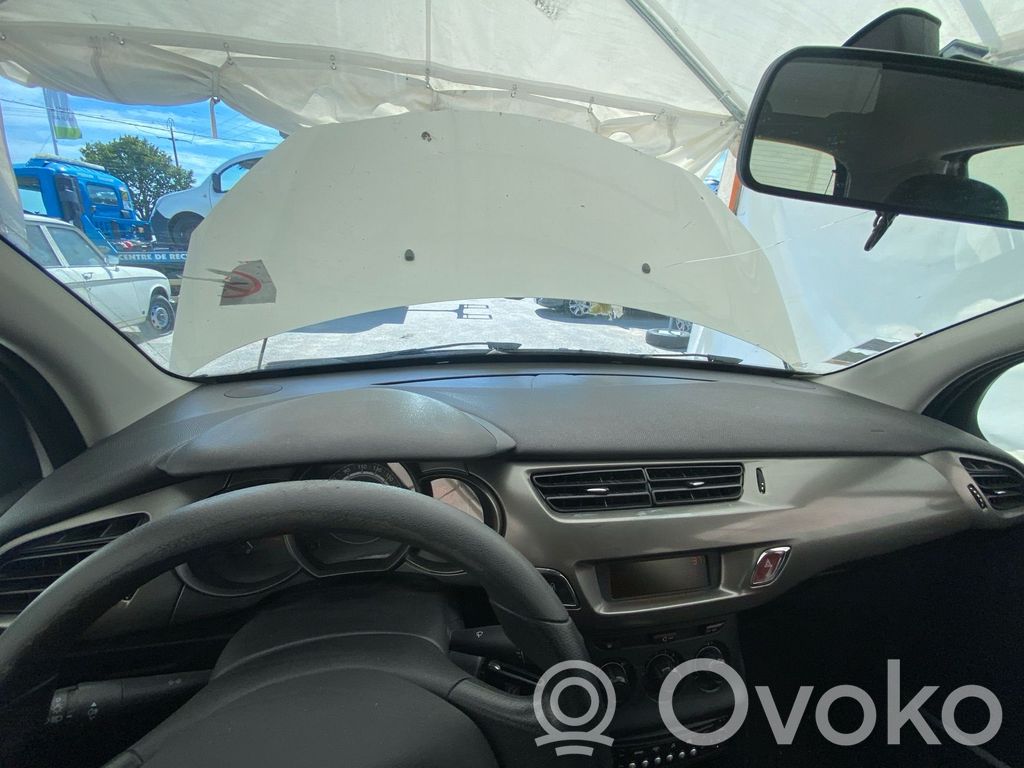 Armaturenbrett Cockpit   00008247F7