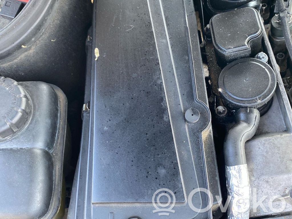 Mercedes-Benz C W203 Ilmansuodattimen kotelo