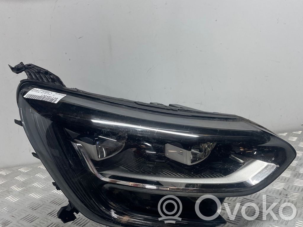 Renault Megane IV Phare frontale 