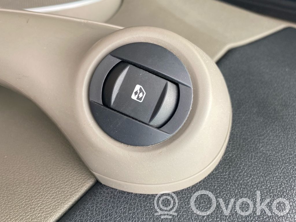Renault Clio III Przyciski szyb