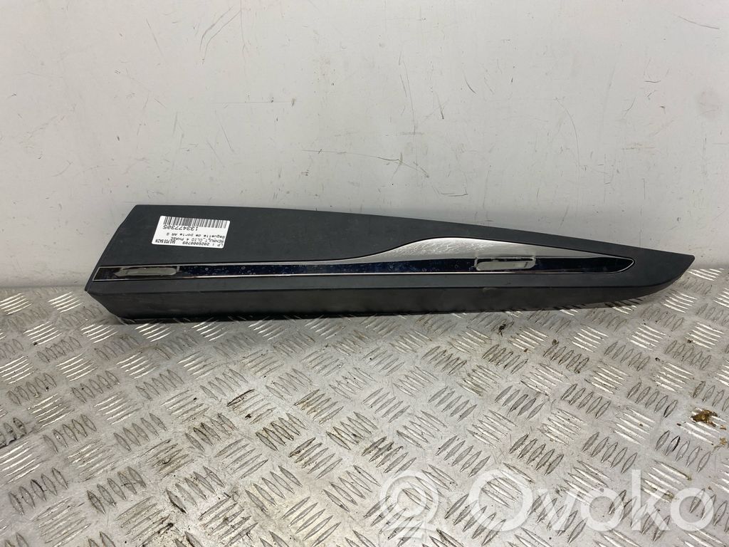 Renault Clio IV Listón embellecedor de la puerta delantera (moldura)