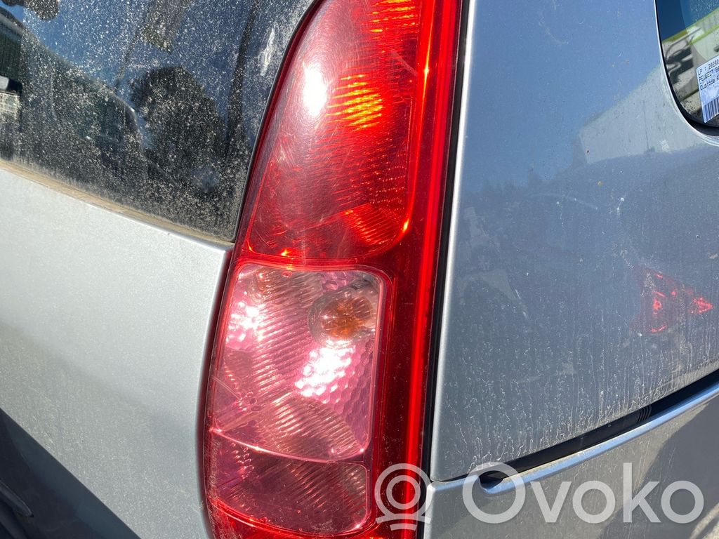 Peugeot 807 Lampa tylna 