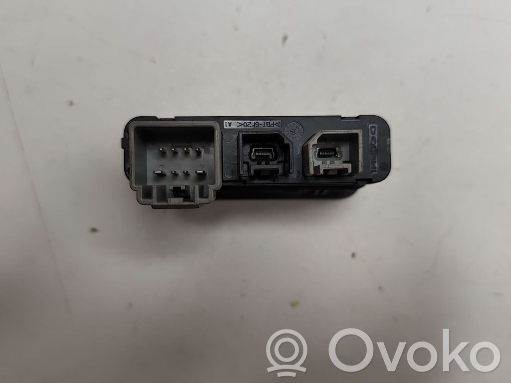 Dodge Challenger USB socket connector 
