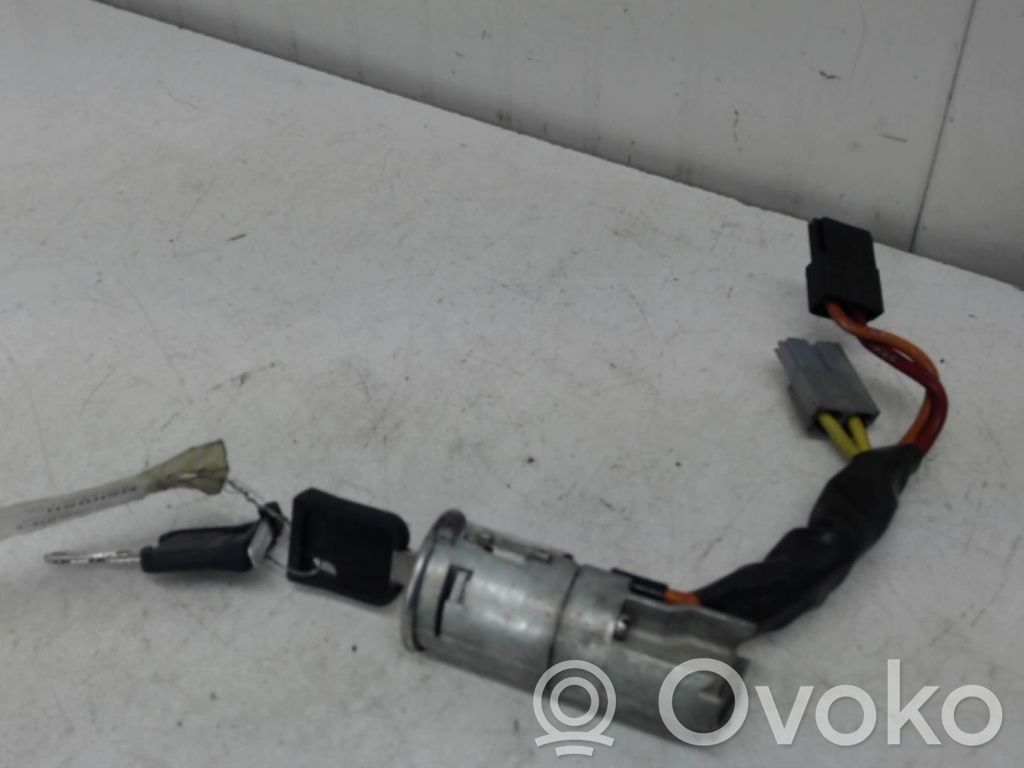 Renault Clio I Ignition lock 