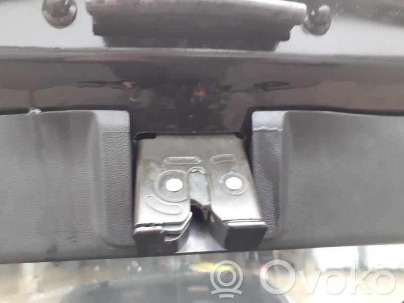 Mazda 3 I Spyna galinio dangčio 