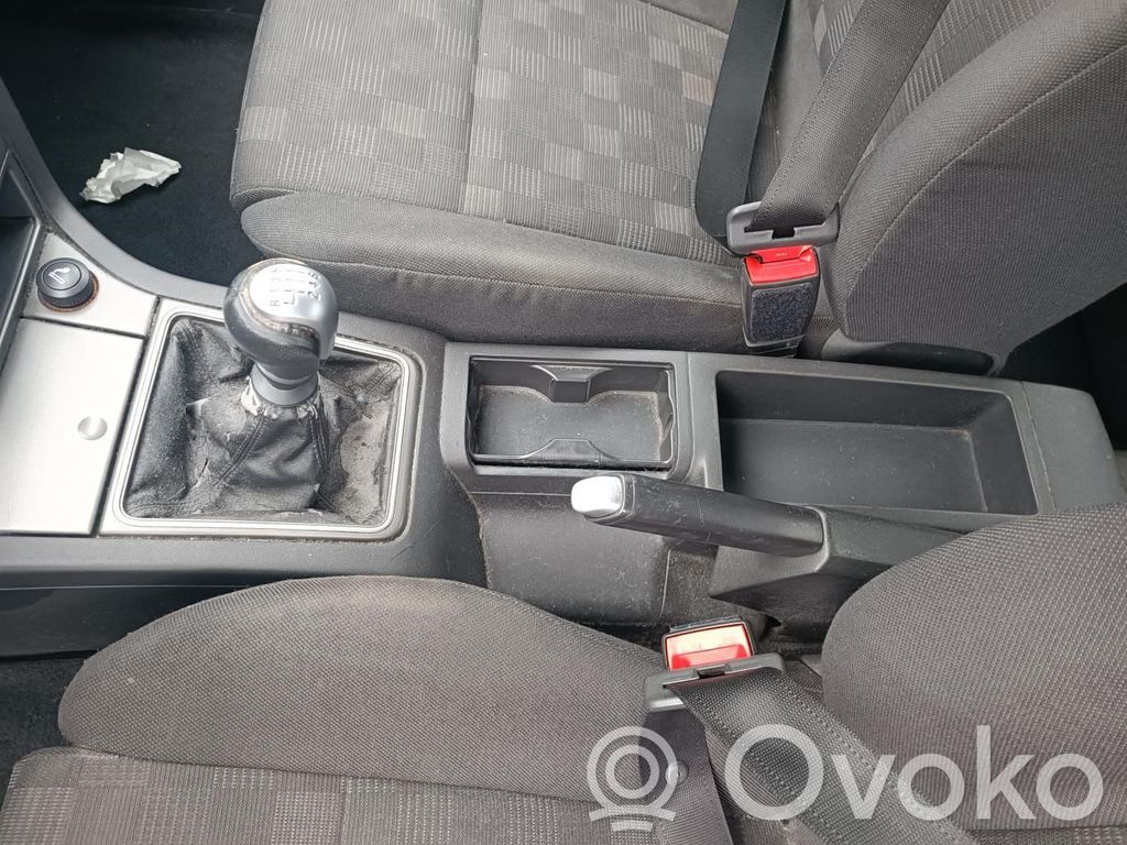 Opel Vectra C Klamra przedniego pasa bezpieczeństwa 