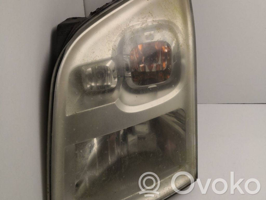 Headlight/headlamp   1684410