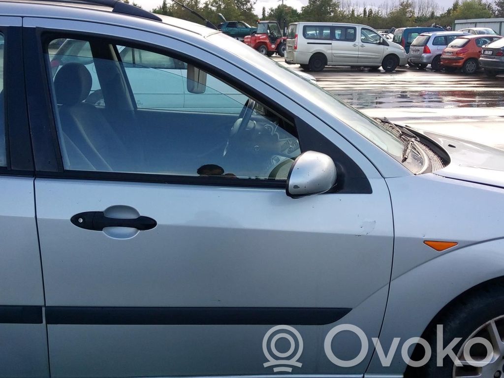 Ford Focus Priekšpusē slēdzene 