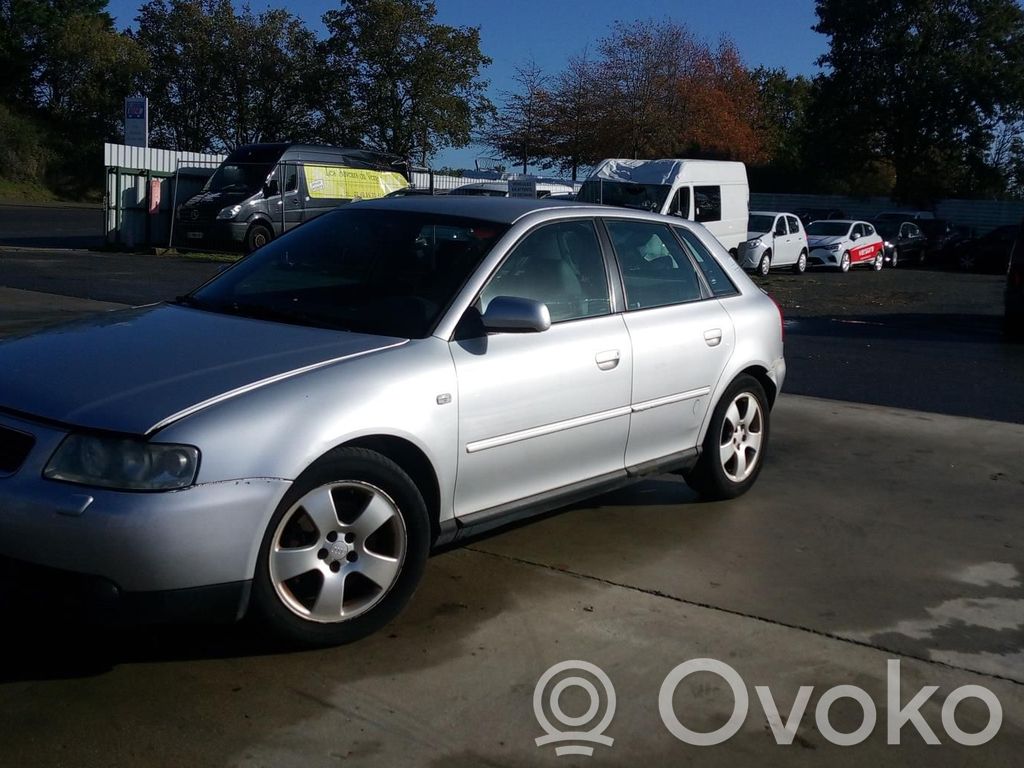 Audi A3 S3 8L Zacisk hamulcowy przedni 