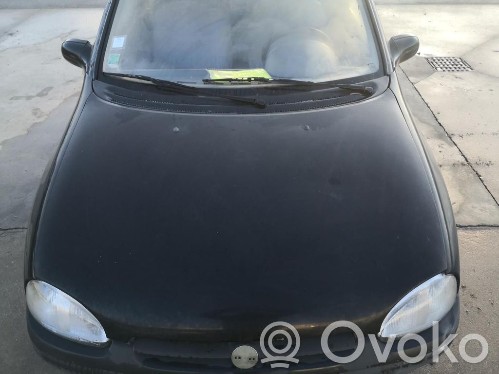 Opel Corsa B Konepelti 