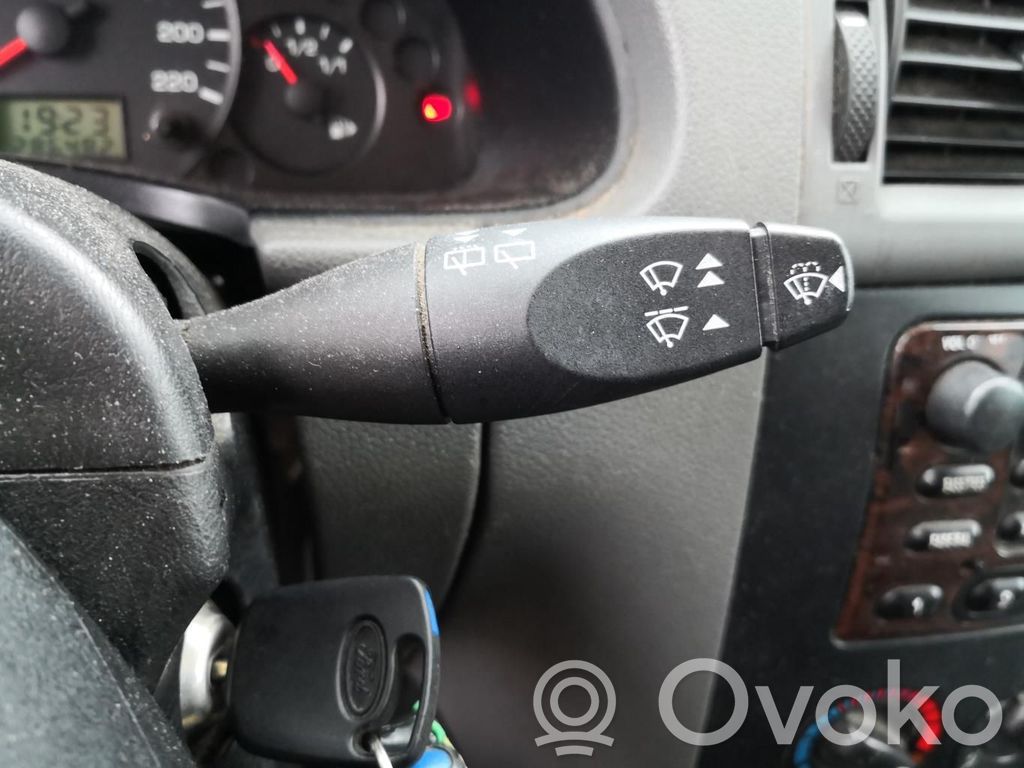 Ford Transit -  Tourneo Connect Pyyhkijän vipu 