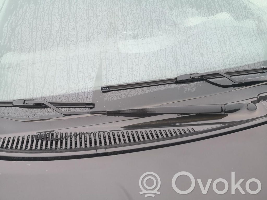 Nissan Note (E11) Front wiper blade arm 