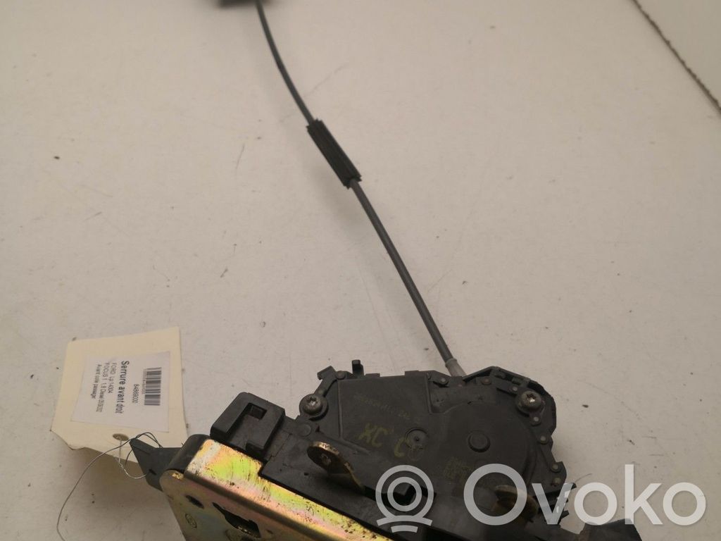 Ford Focus Priekšpusē slēdzene 