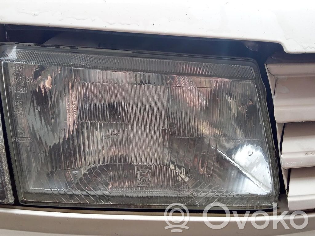 Peugeot 309 Headlight/headlamp 