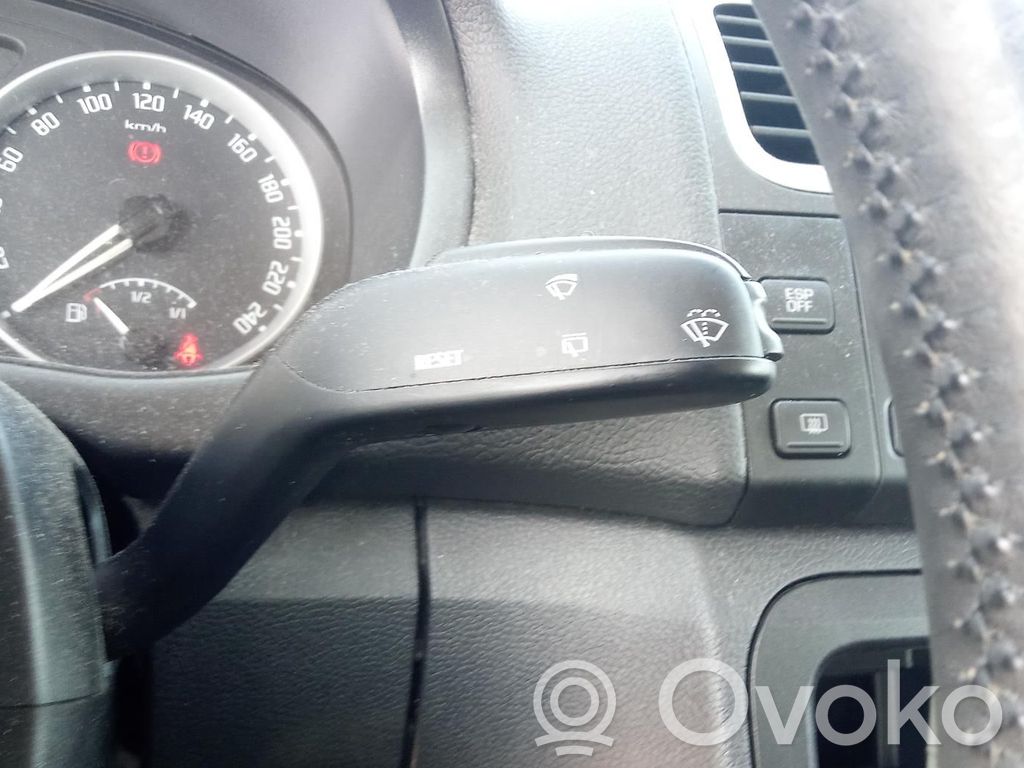 Skoda Fabia Mk2 (5J) Commodo, commande essuie-glace/phare 