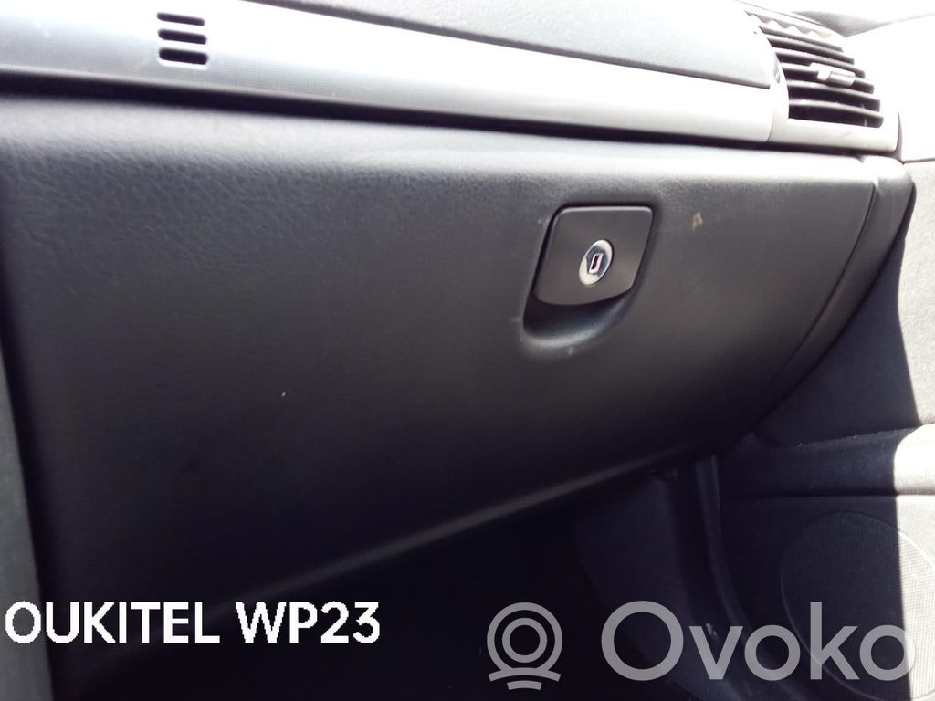 Peugeot 407 Juego guantera 