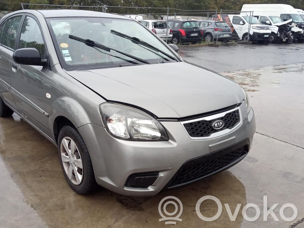 KIA Rio Etujarrusatula 
