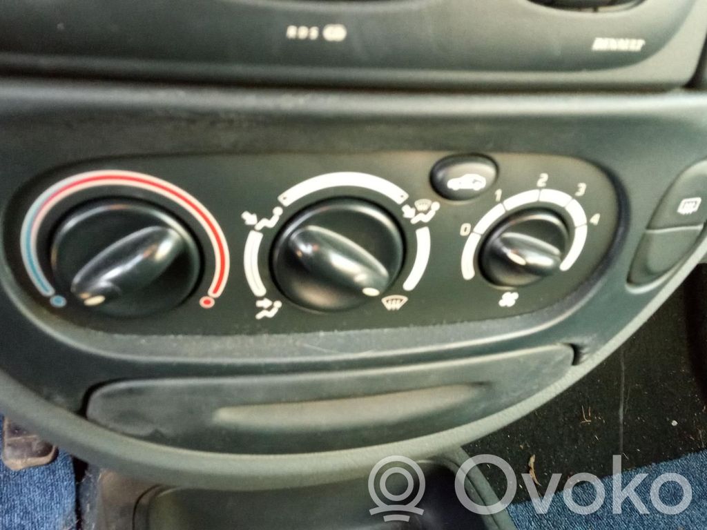 Renault Megane I Climate control unit 