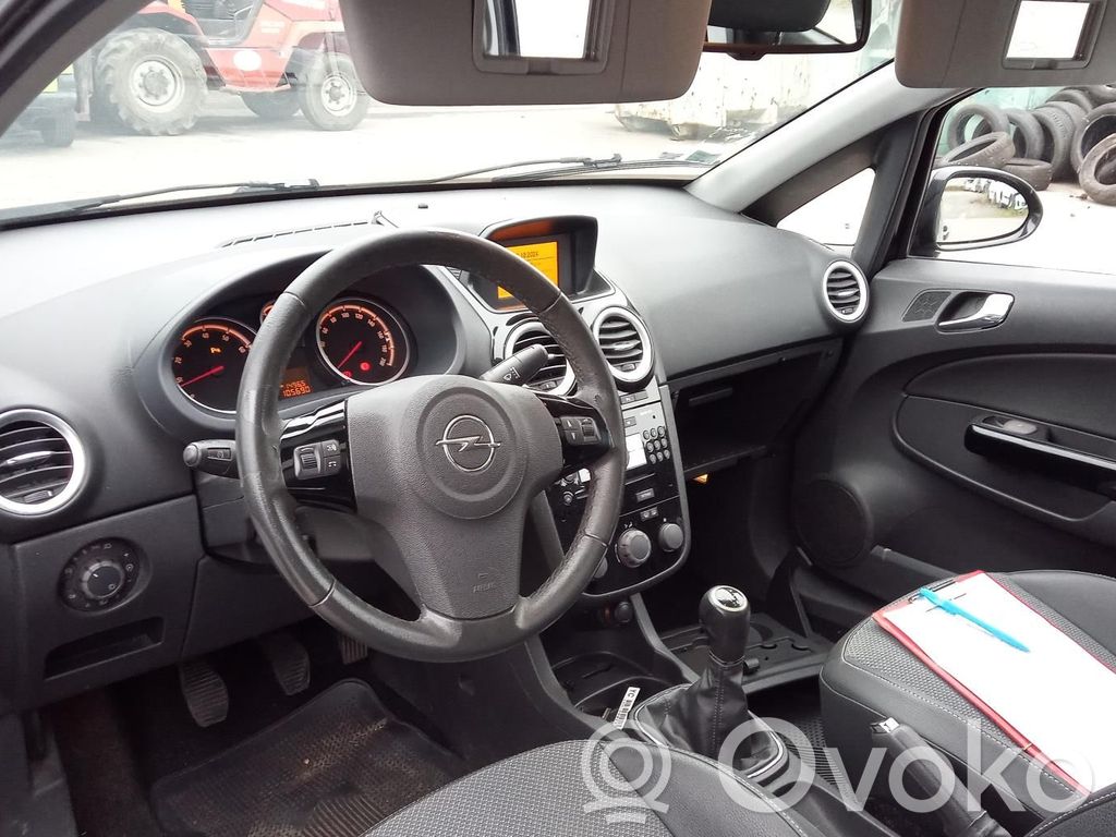 Opel Corsa D Panelis 