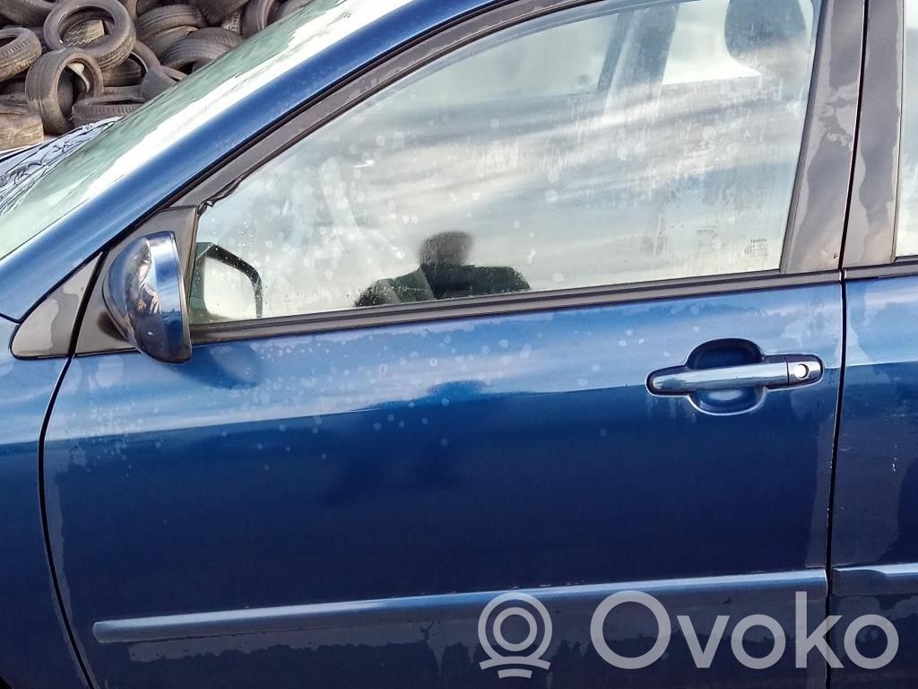 Toyota Corolla E120 E130 Priekšpusē slēdzene 