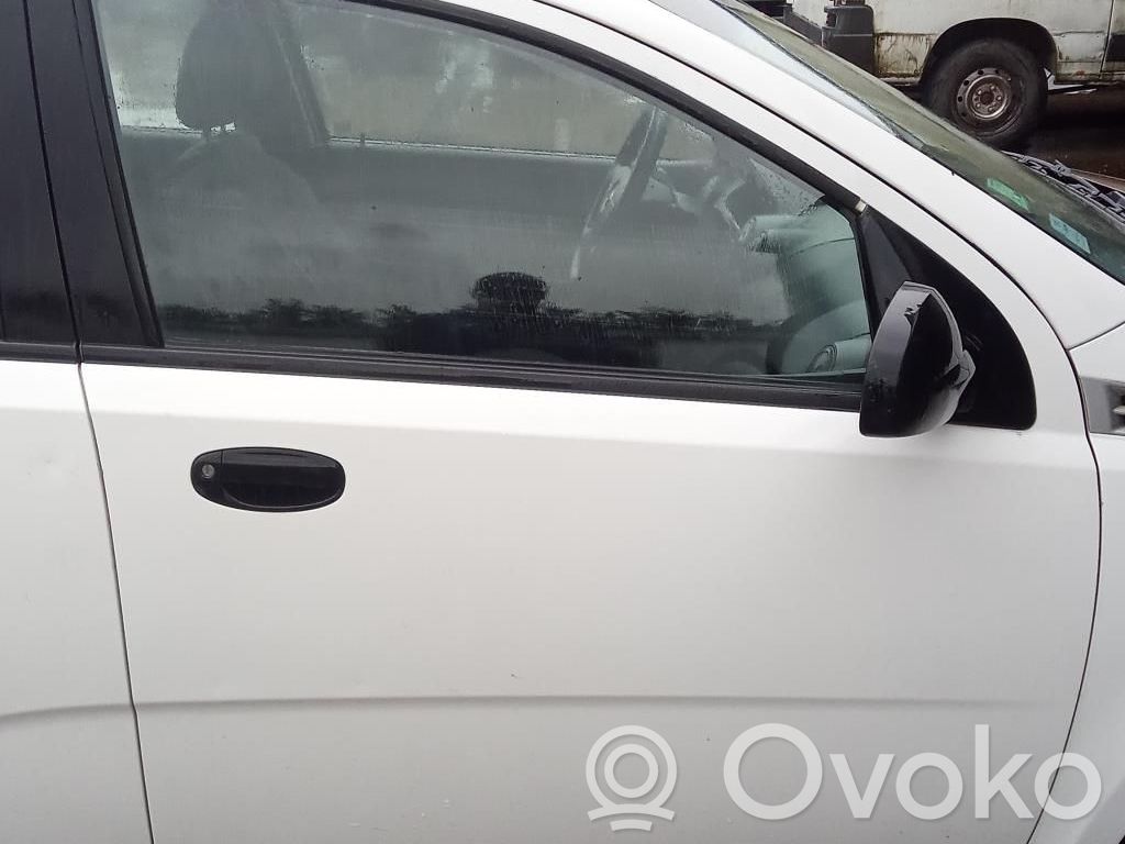 Chevrolet Aveo Puerta delantera 