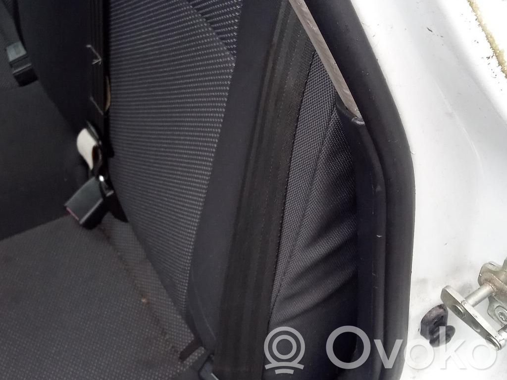 Chevrolet Aveo Cinturón trasero 