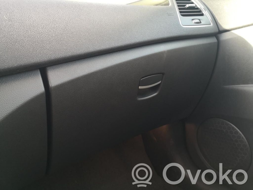 Renault Laguna III Juego guantera 