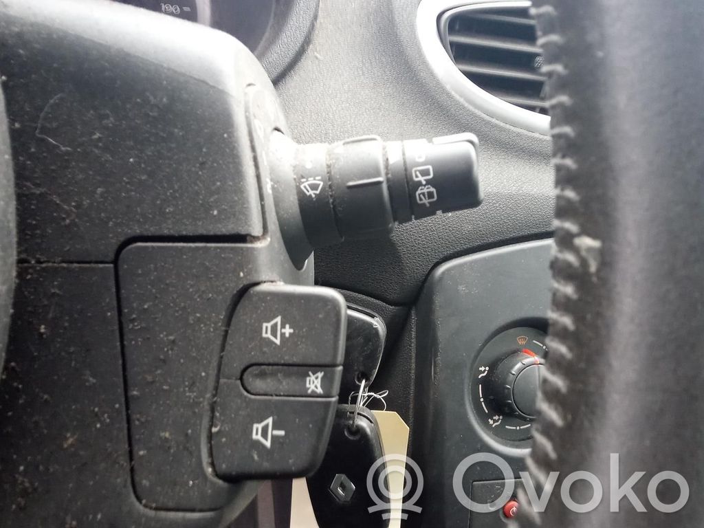 Renault Clio III Wiper control stalk 
