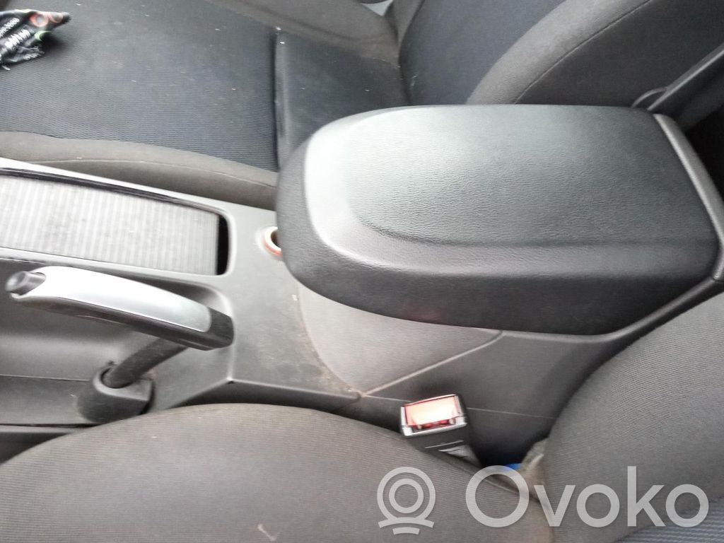 Ford C-MAX I Etuistuimen turvavyön solki 