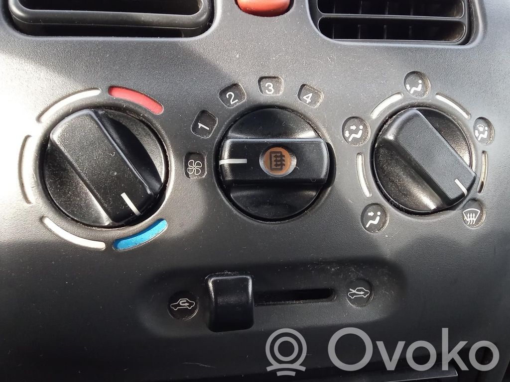 Opel Agila A Climate control unit 