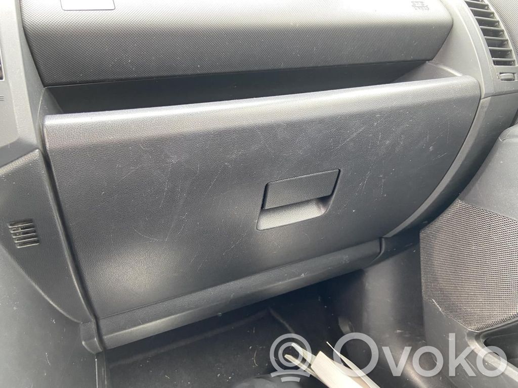 Mazda 5 Daiktadėžės (bordačioko) komplektas 