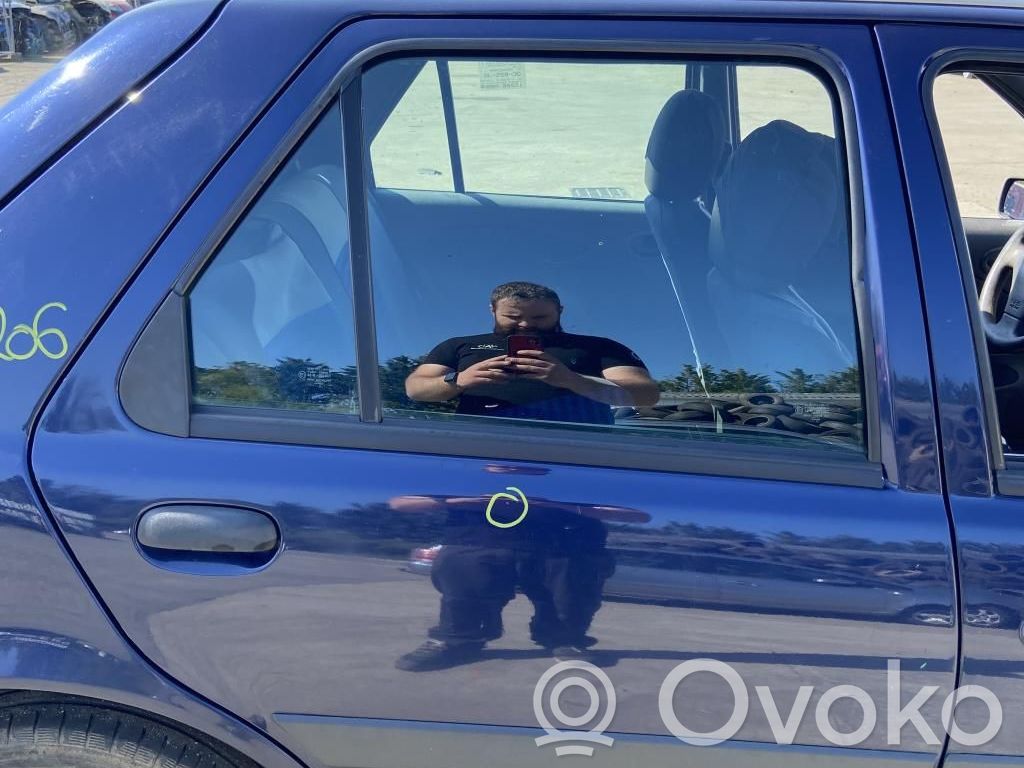 Ford Fiesta Vitre de fenêtre porte arrière 
