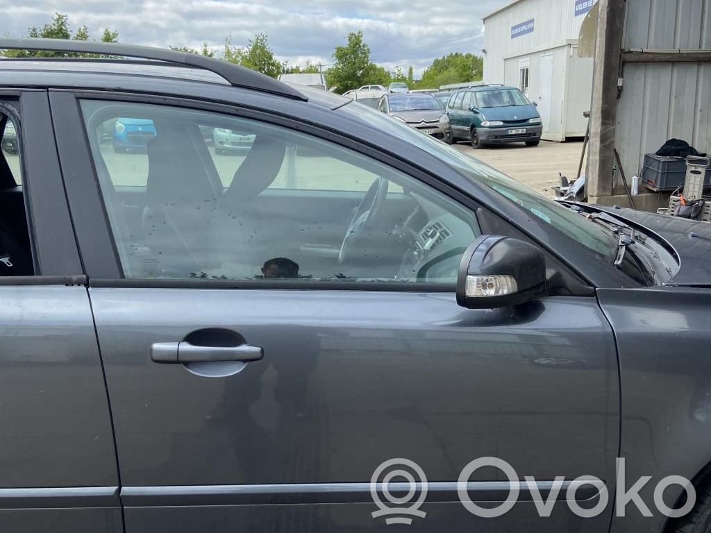 Volvo V50 Priekšpusē slēdzene 