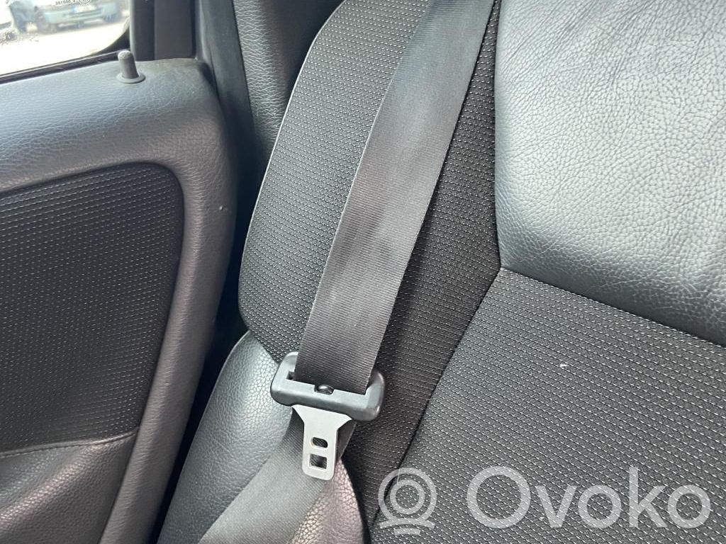 Volvo V70 Cinturón trasero 