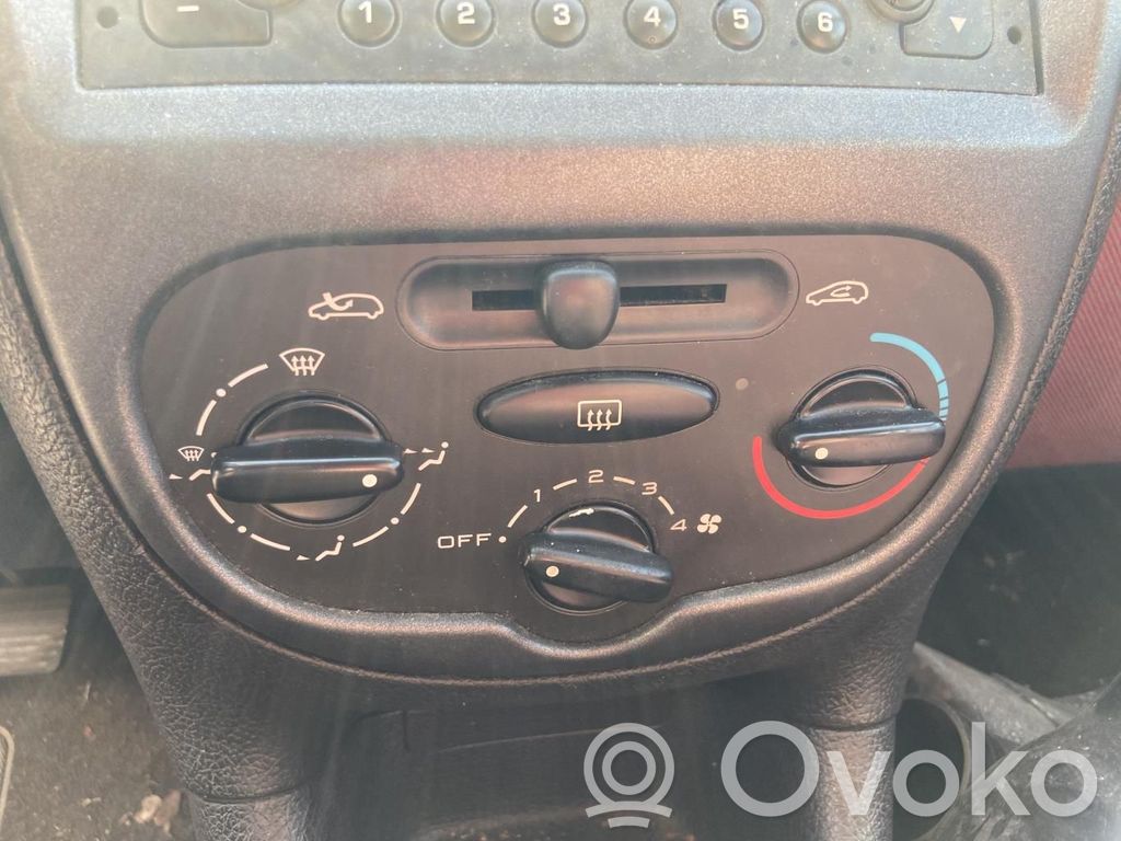 Peugeot 206 Climate control unit 