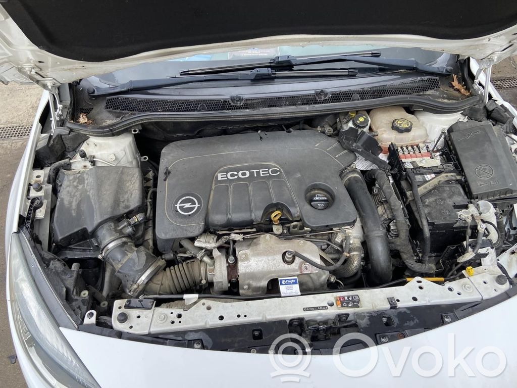 Opel Astra J Ģenerators 