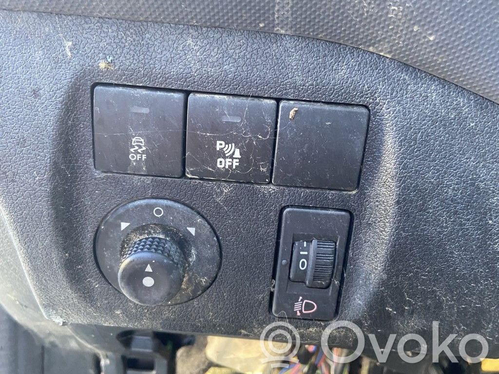 Light switch   96366692ZD
