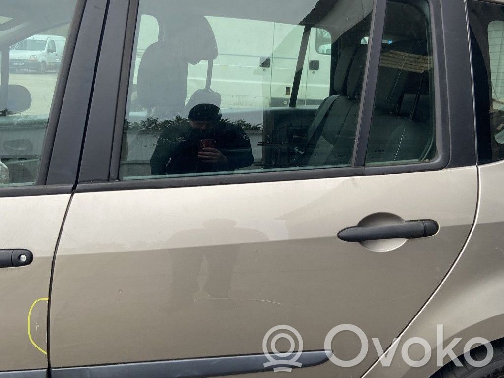 Renault Grand Modus Ventanilla de ventilación de la puerta trasera 