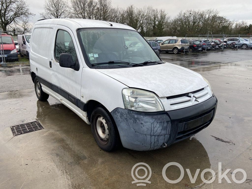 Citroen Berlingo Etuapurunko 
