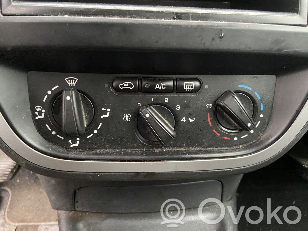 Citroen C3 Climate control unit 
