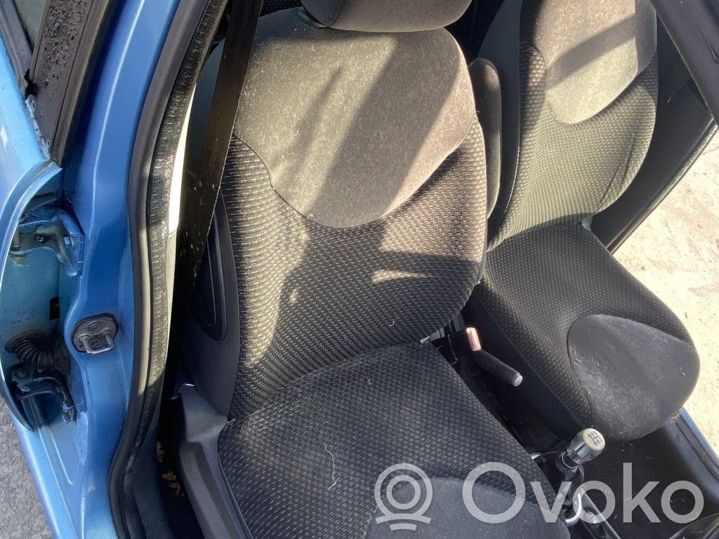 Citroen C3 Etumatkustajan istuin 