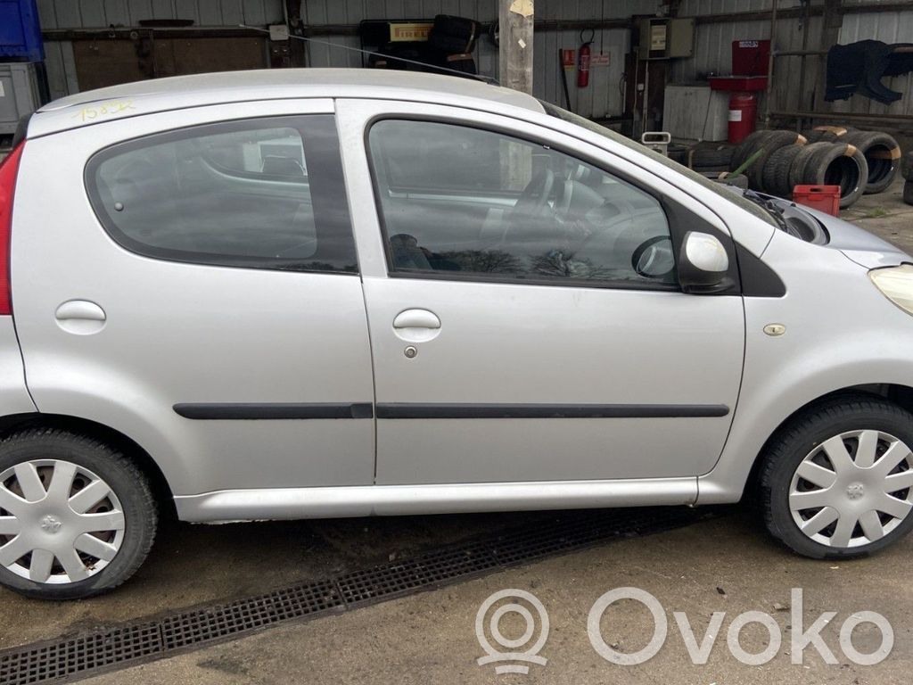 Peugeot 107 Priekinis pusašis 