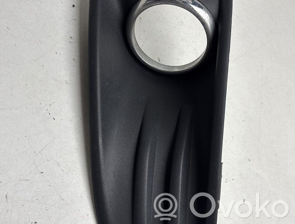Ford Fiesta Etusumuvalon ritilä 