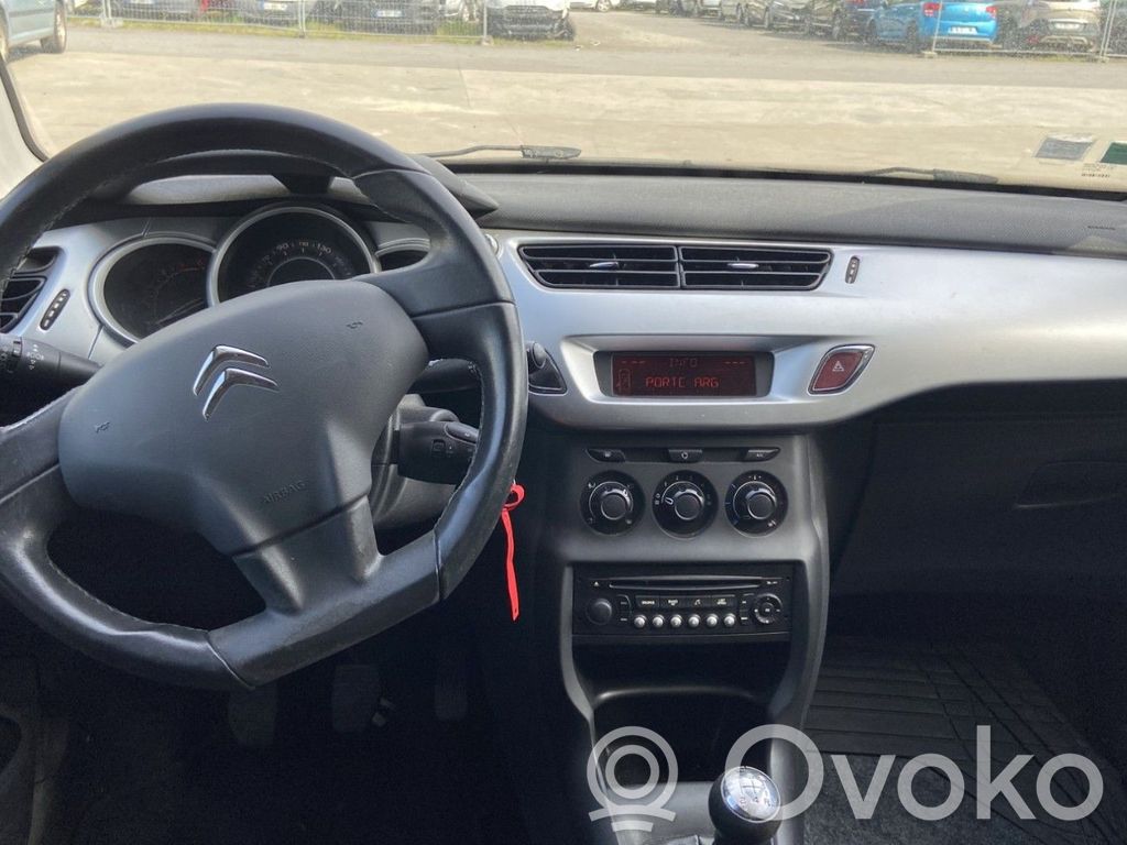 Citroen C3 Daiktadėžės (bordačioko) komplektas 