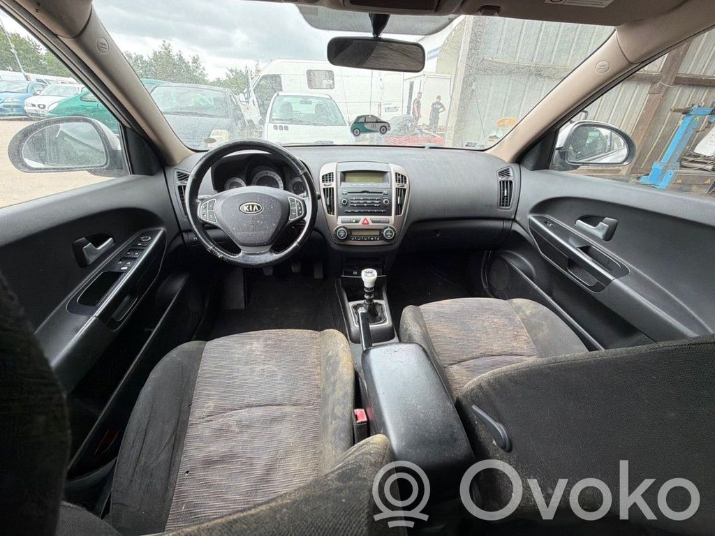 KIA Ceed Manecilla interna puerta delantera 