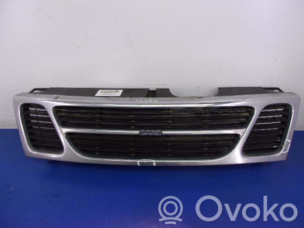 Saab 900 Front grill 