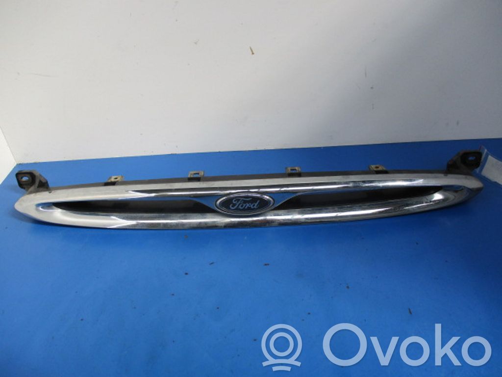 Ford Escort Etusäleikkö 